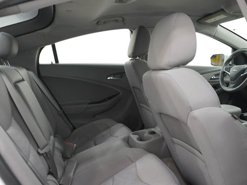 Used 2017 Chevrolet Volt LT w/ Comfort Package FWD image 12