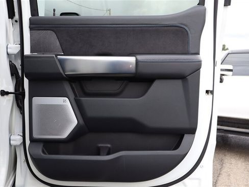 Used 2025 Ford F350 Platinum image 27