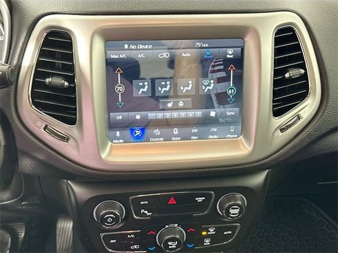 Used 2018 Jeep Compass Latitude w/ Popular Equipment Group image 14