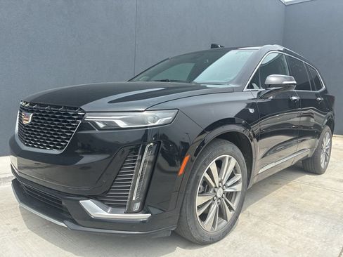 Used 2021 Cadillac XT6 Premium Luxury AWD/4WD image 1