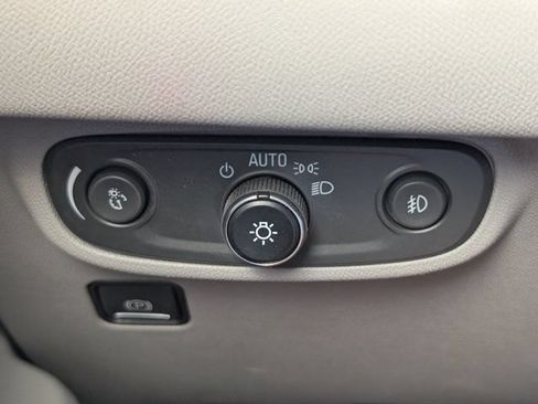 Used 2022 GMC Terrain SLT FWD image 21