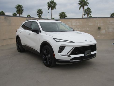 Used 2025 Buick Envision Sport Touring image 2