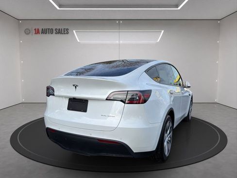 Used 2020 Tesla Model Y Long Range image 5