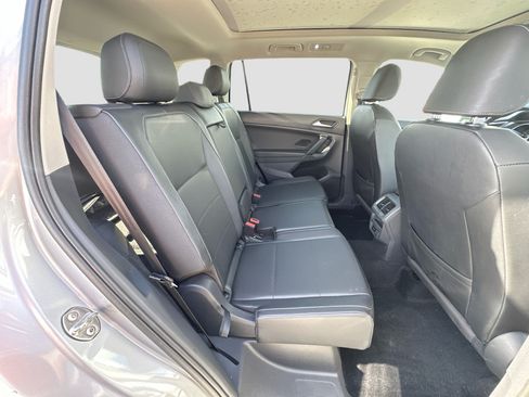 Used 2019 Volkswagen Tiguan SE w/ Panoramic Sunroof Package FWD image 27
