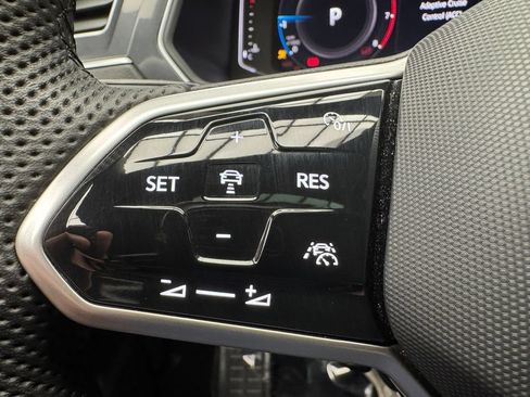 Used 2024 Volkswagen Tiguan SEL R-Line AWD/4WD image 15