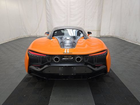 Used 2023 McLaren Artura RWD image 5