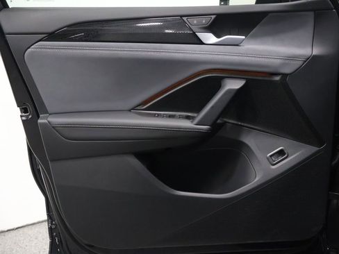 New 2026 Volkswagen Tiguan SE image 12