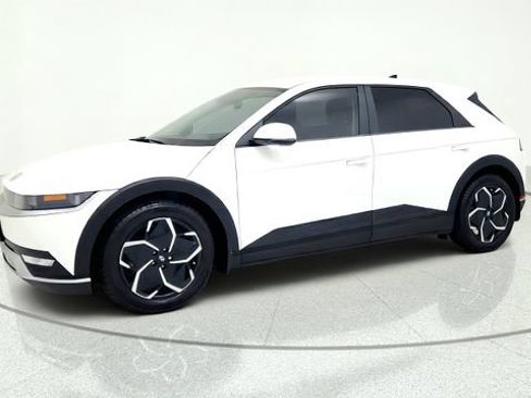 Used 2024 Hyundai Ioniq 5 SE RWD image 4