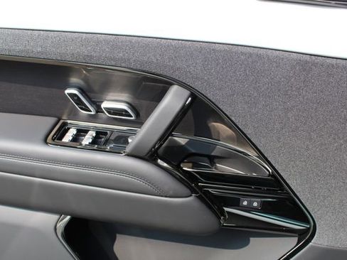 New 2025 Land Rover Range Rover Sport Dynamic SE image 18