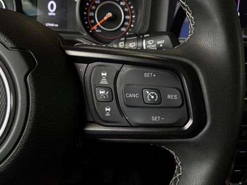 Used 2025 Jeep Wrangler Unlimited Sport AWD/4WD image 32