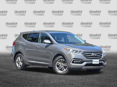 Used 2017 Hyundai Santa Fe Sport FWD image 2