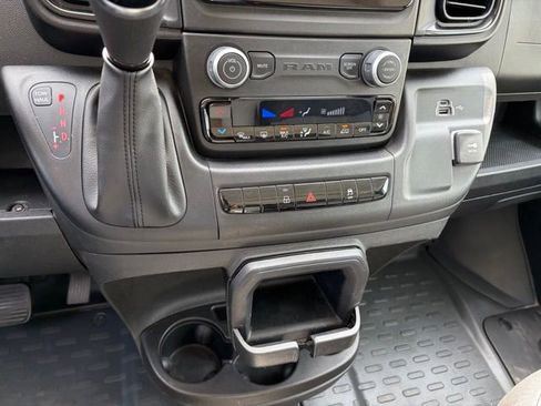 Used 2025 RAM ProMaster 2500 w/ Convenience Group image 20