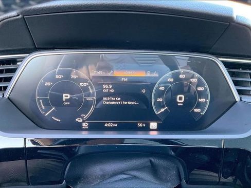 Used 2019 Audi e-tron Premium Plus image 10
