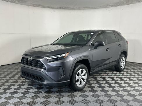 Used 2024 Toyota RAV4 LE FWD image 7