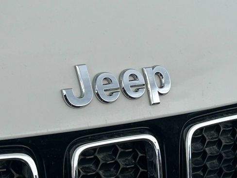 Used 2018 Jeep Compass Limited w/ Safe & Security Group AWD/4WD image 11