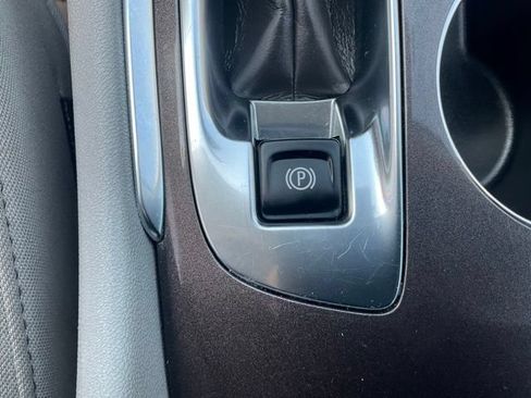 Used 2025 Chevrolet Malibu LT FWD image 18