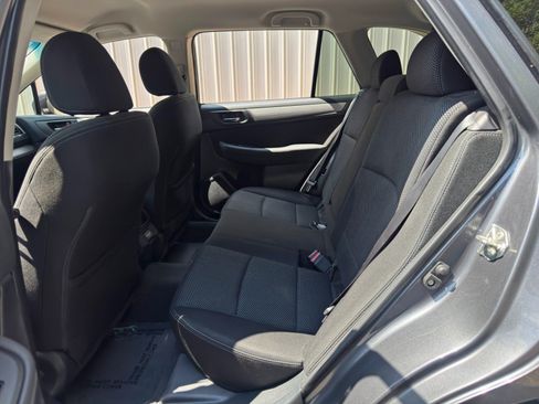 Used 2018 Subaru Outback 2.5i Premium AWD/4WD image 36