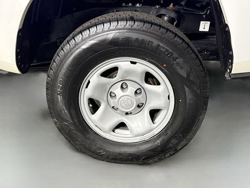 Used 2023 Toyota Tacoma SR image 36