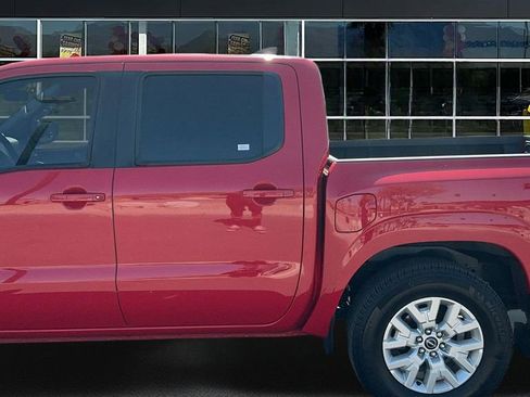 Used 2023 Nissan Frontier SV w/ Tow Package image 4