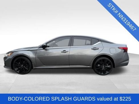 Used 2022 Nissan Altima 2.5 SR w/ Midnight Edition Package image 4