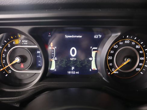 Used 2025 Jeep Wrangler Unlimited Sport AWD/4WD image 4