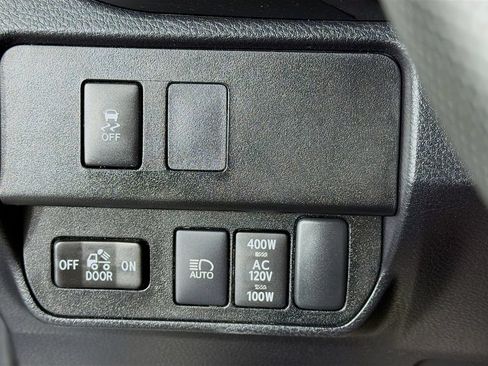 Used 2023 Toyota Tacoma TRD Off-Road AWD/4WD image 15