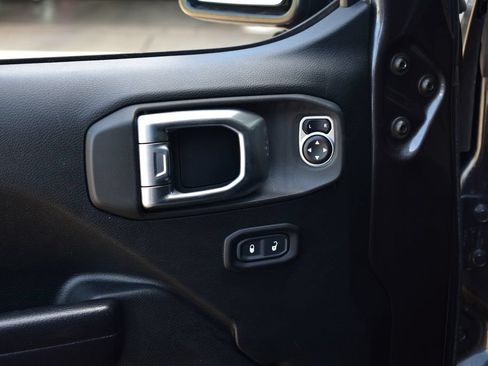 Used 2020 Jeep Wrangler Sport AWD/4WD image 16