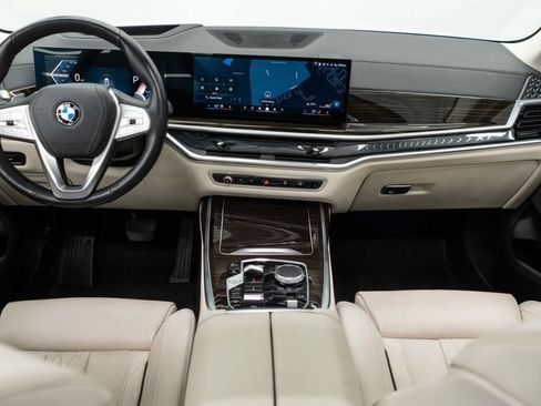 Used 2026 BMW X7 xDrive40i AWD/4WD image 8