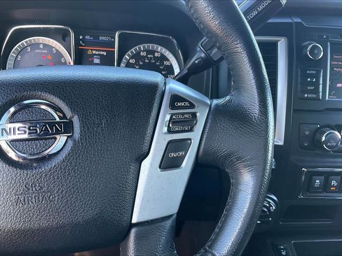 Used 2019 Nissan Titan SV w/ SV Convenience Package image 22