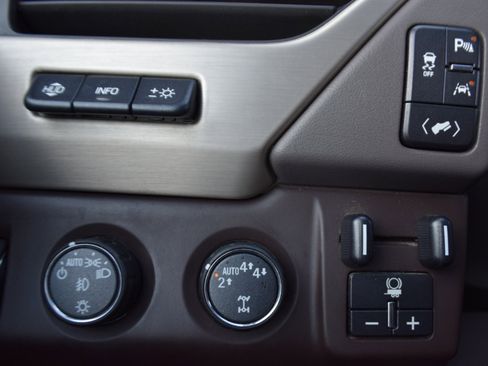 Used 2017 GMC Yukon XL Denali w/ Open Road Package image 20