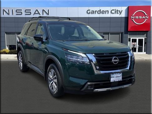 Certified 2022 Nissan Pathfinder SL AWD/4WD image 1