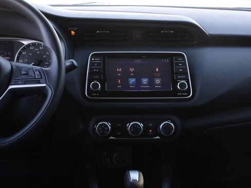 Used 2022 Nissan Kicks S image 21