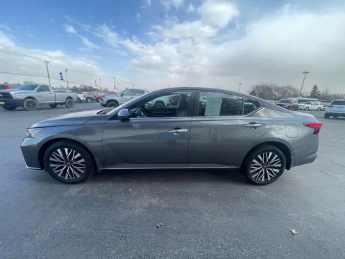 Used 2023 Nissan Altima 2.5 SV image 6