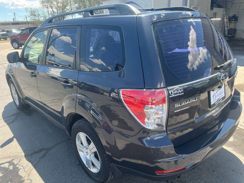 Used 2012 Subaru Forester 2.5X w/ Alloy Wheel Pkg AWD/4WD image 8