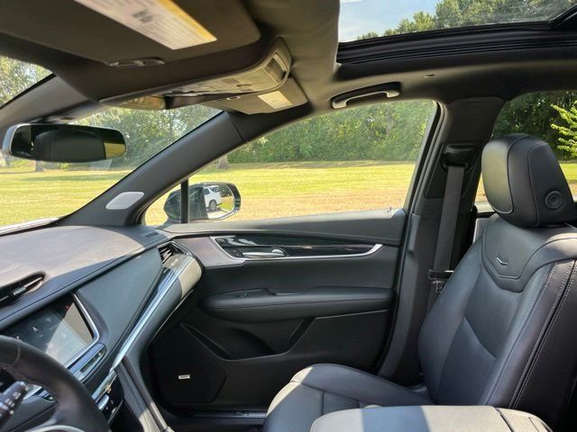 Certified 2025 Cadillac XT5 Premium Luxury FWD image 17