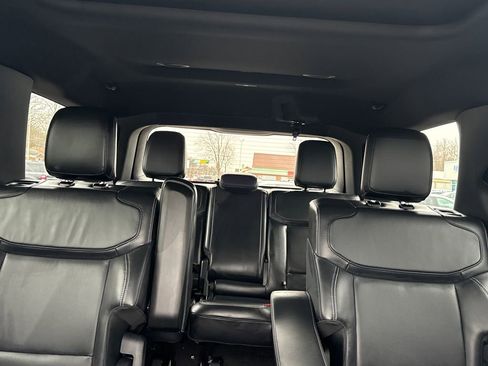 Used 2025 Ford Expedition Platinum w/ Stealth Appearance Package image 43