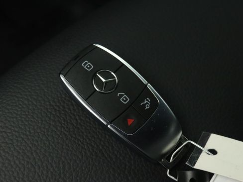 Used 2026 Mercedes-Benz GLB 250 image 23