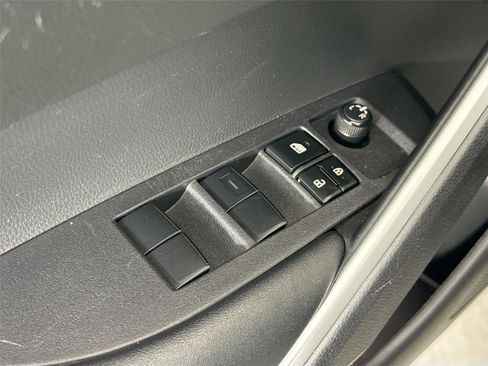 Certified 2023 Toyota Corolla Cross LE FWD image 28
