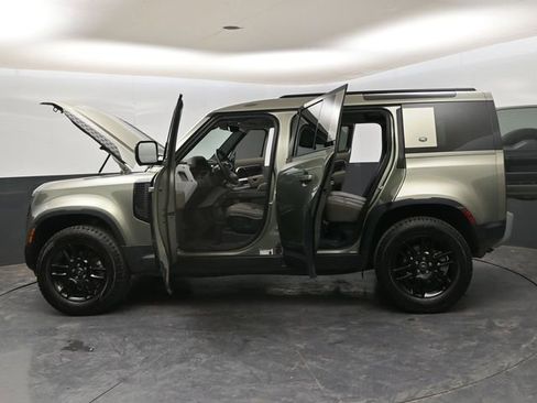 Used 2024 Land Rover Defender 110 S image 36