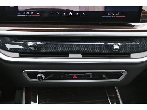 Used 2024 BMW X5 sDrive40i w/ Premium Package image 27