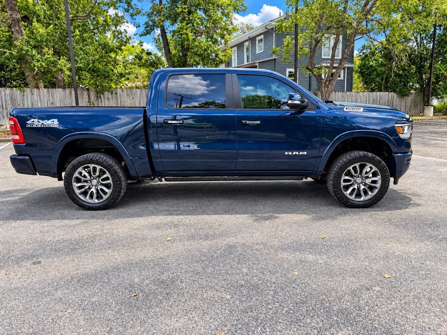 Used 2021 RAM 1500 Laramie w/ Laramie Southwest Edition AWD/4WD image 4