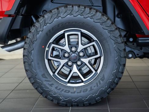 New 2026 Jeep Wrangler Unlimited Rubicon AWD/4WD image 18