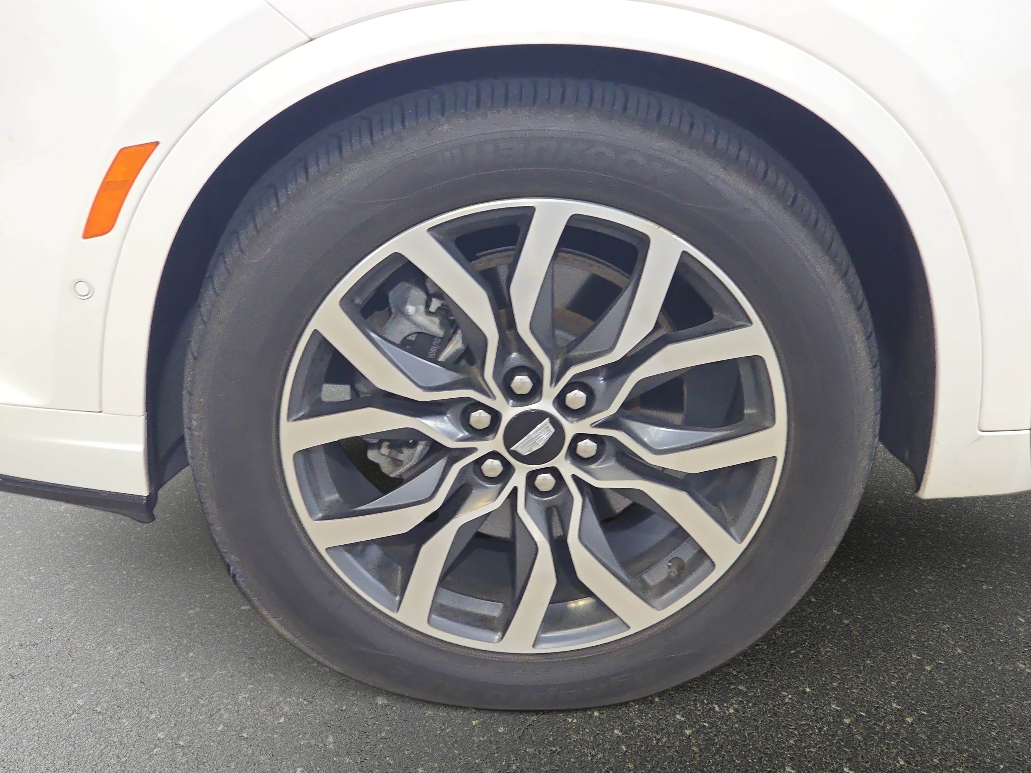 Used 2021 Cadillac XT6 Sport AWD/4WD image 32