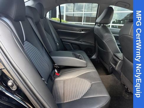 Used 2023 Toyota Camry SE FWD image 12