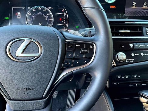 Used 2022 Lexus ES 300h w/ Premium Package FWD image 23