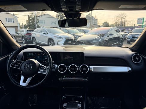 Used 2020 Mercedes-Benz GLB 250 4MATIC image 36