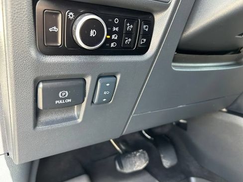 Used 2025 Ford F150 Platinum AWD/4WD image 32