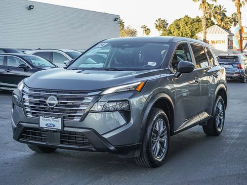 Used 2024 Nissan Rogue S image 4