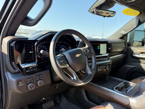 Used 2024 Chevrolet Silverado 3500 High Country w/ Technology Package AWD/4WD image 10