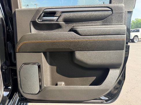 Used 2025 GMC Sierra 2500 AT4 w/ AT4 Premium Plus Package AWD/4WD image 39